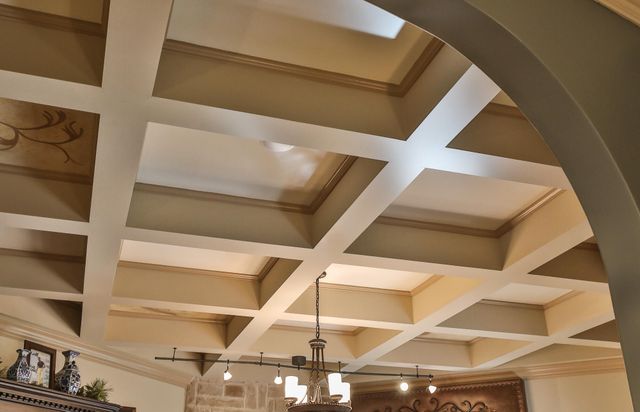 6184 S Riverbend Road, Springfield, MO 65810