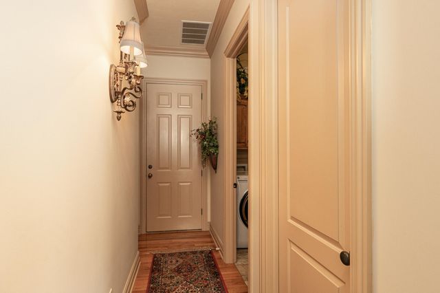 6184 S Riverbend Road, Springfield, MO 65810