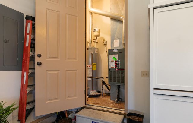 6184 S Riverbend Road, Springfield, MO 65810