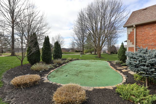 6184 S Riverbend Road, Springfield, MO 65810