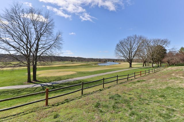 6184 S Riverbend Road, Springfield, MO 65810