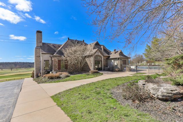 6184 S Riverbend Road, Springfield, MO 65810