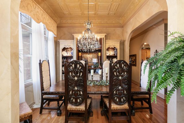 6184 S Riverbend Road, Springfield, MO 65810