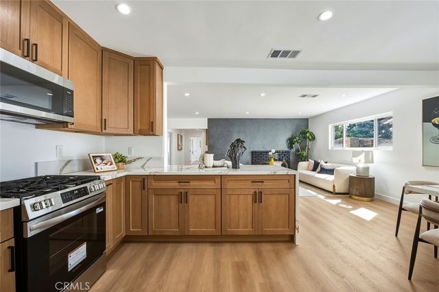 6692 Sutton, Westminster, CA 92683