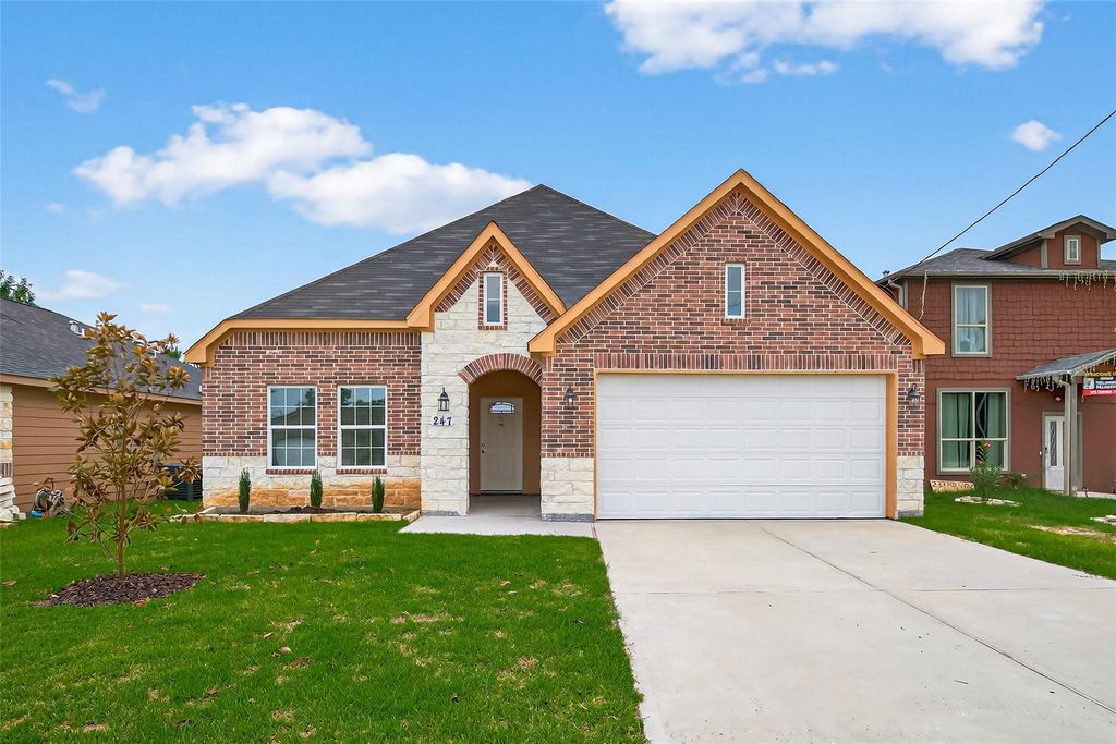 247 County Road 5102 L, Cleveland, TX 77327