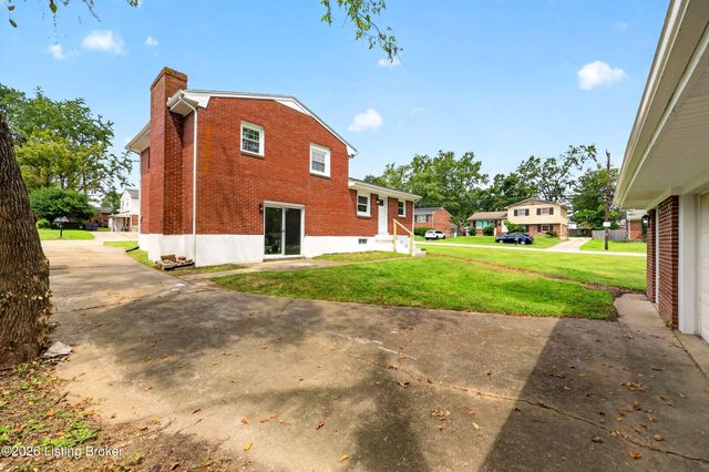 5501 Fran Ct, Louisville, KY 40291