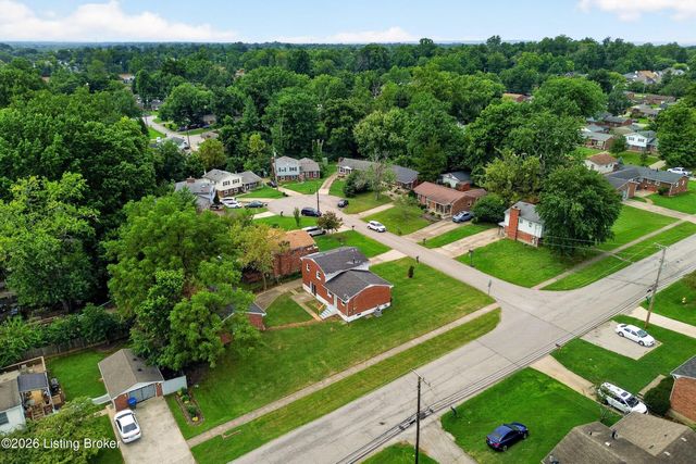 5501 Fran Ct, Louisville, KY 40291