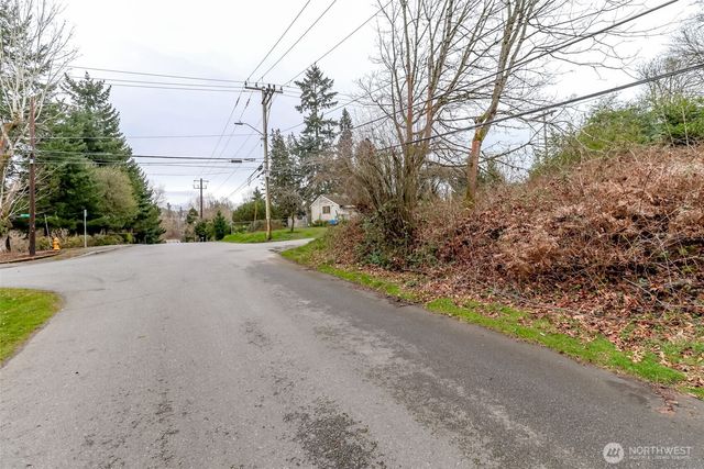 12613 35th Avenue S, Tukwila, WA 98168