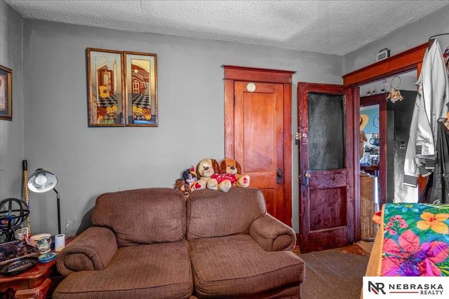 2864 Bristol Street, Omaha, NE 68111