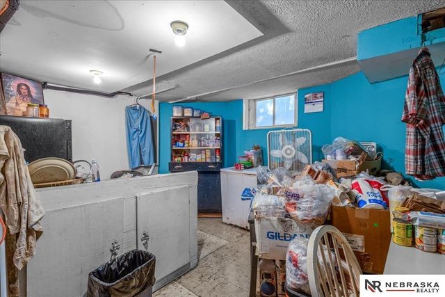 2864 Bristol Street, Omaha, NE 68111