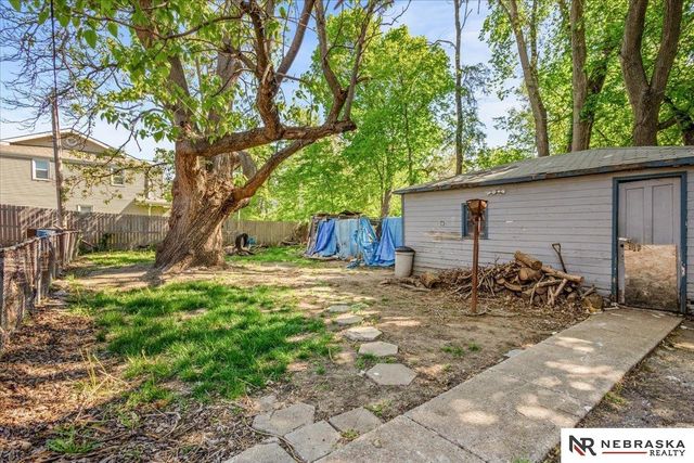 2864 Bristol Street, Omaha, NE 68111