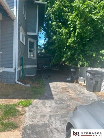 2864 Bristol Street, Omaha, NE 68111