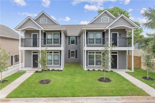 405 Aurora Court, College Station, TX 77840