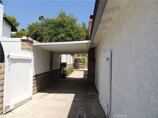 27246 Via Marcia, Saugus, CA 91350