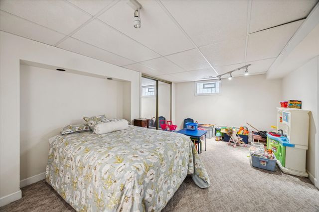 10031 S Homan Avenue, Evergreen Park, IL 60805