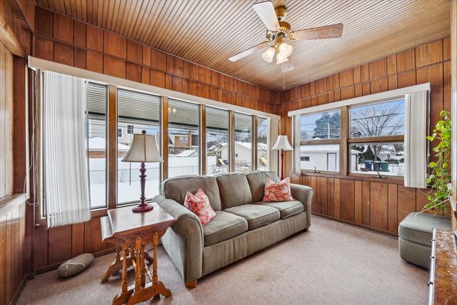 10031 S Homan Avenue, Evergreen Park, IL 60805