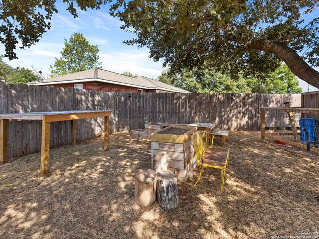 14531 CHANCE BLVD, Lytle, TX 78052