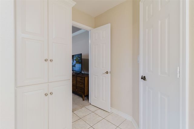 1003 E Burnett Street, Ennis, TX 75119