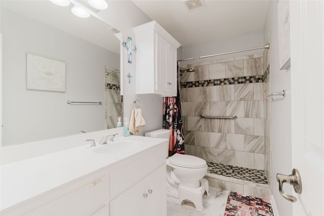 1003 E Burnett Street, Ennis, TX 75119