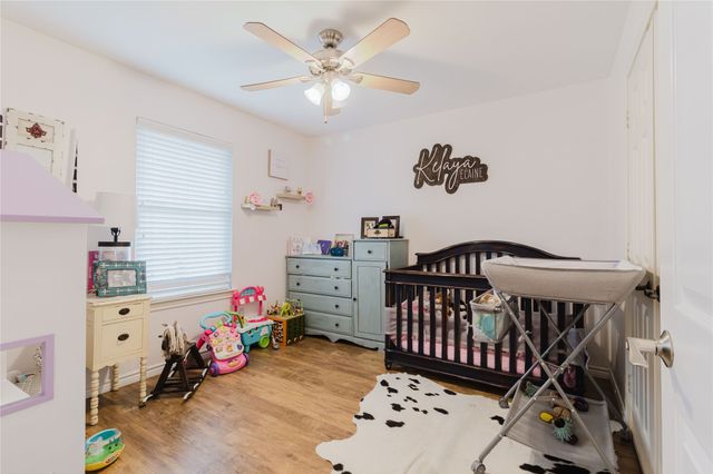 1003 E Burnett Street, Ennis, TX 75119