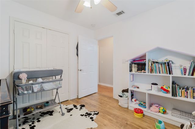 1003 E Burnett Street, Ennis, TX 75119