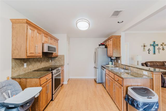 1003 E Burnett Street, Ennis, TX 75119