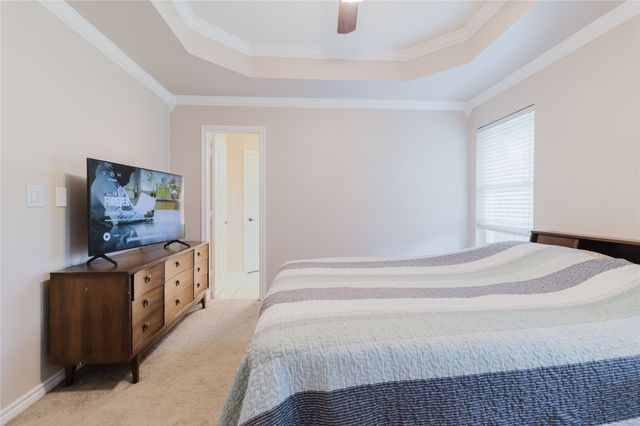 1003 E Burnett Street, Ennis, TX 75119