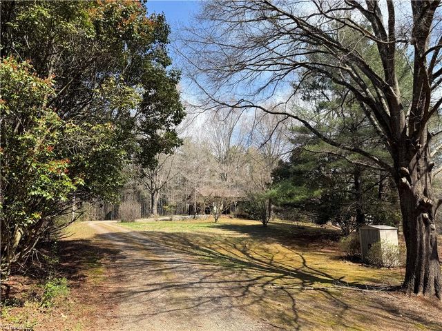 208 Rock Haven Drive, King, NC 27021