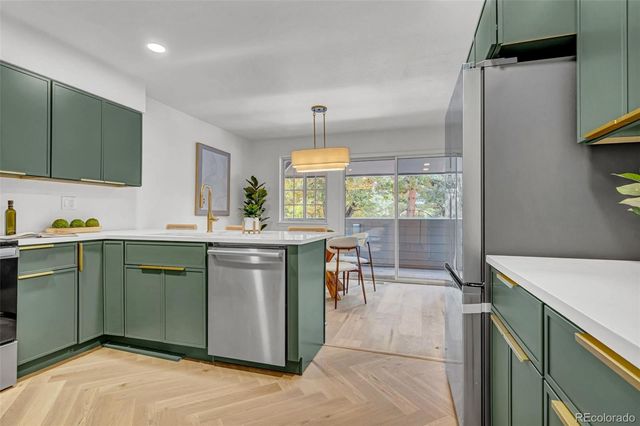 10568 E Park Mountain, Littleton, CO 80127