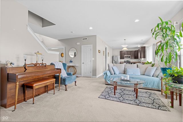 11851 Fawn Crest, Indianapolis, IN 46235