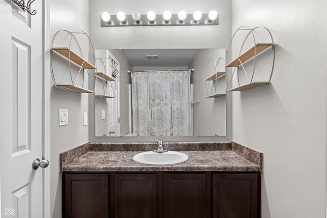 11851 Fawn Crest, Indianapolis, IN 46235