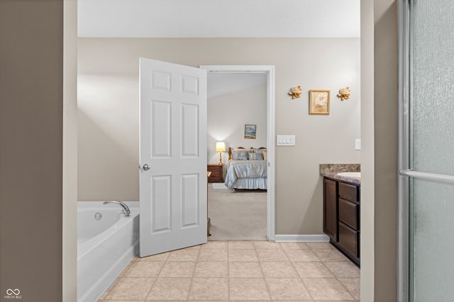 11851 Fawn Crest, Indianapolis, IN 46235
