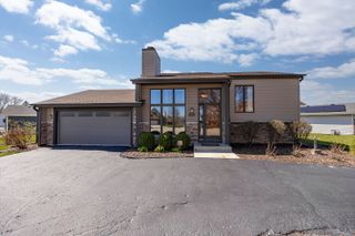 325 Homewood Drive, Bolingbrook, IL 60440