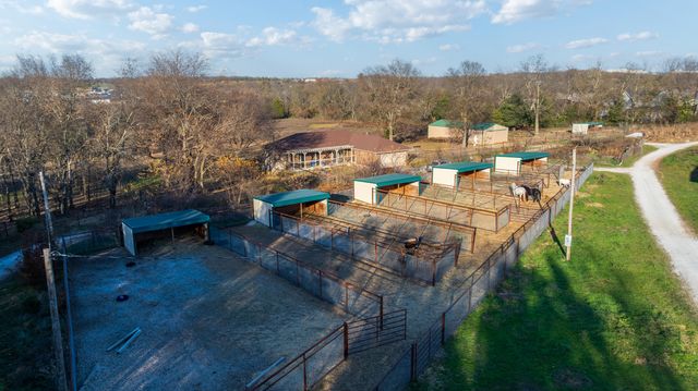 465 E War Horse Lane, Willard, MO 65781