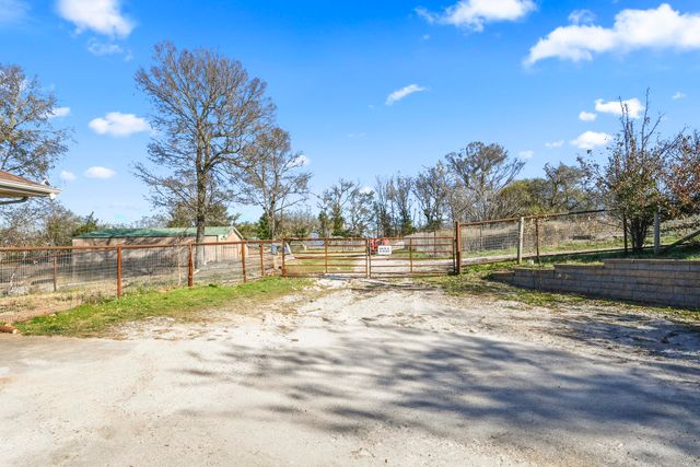 465 E War Horse Lane, Willard, MO 65781