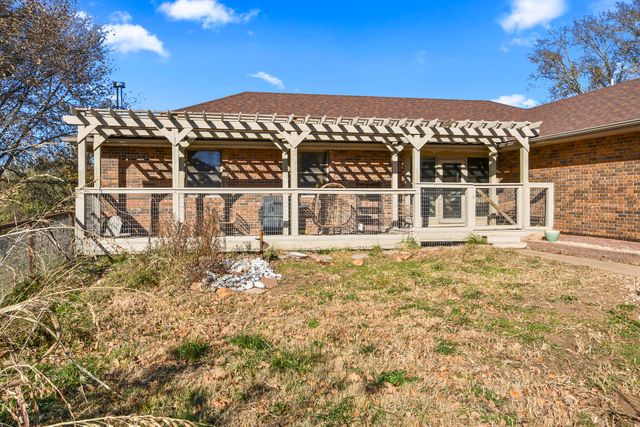 465 E War Horse Lane, Willard, MO 65781