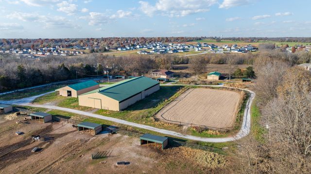 465 E War Horse Lane, Willard, MO 65781