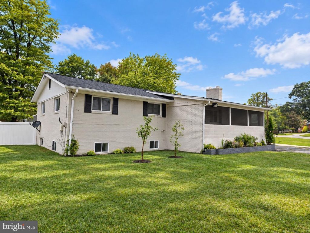 7411 COLCHESTER DR, Clinton, MD 20735