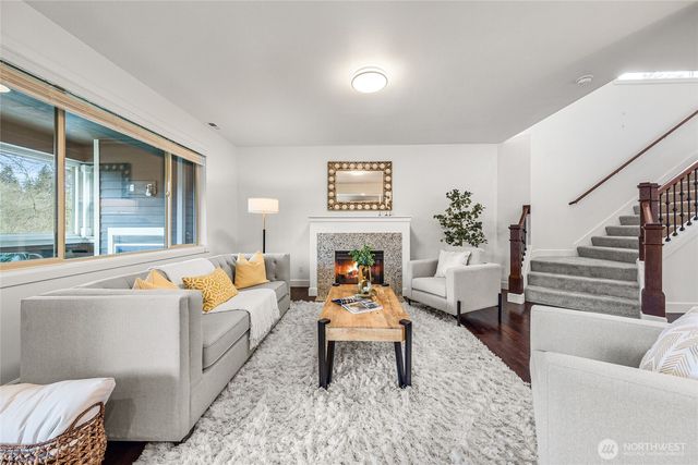 20017 94th Avenue NE, Bothell, WA 98011