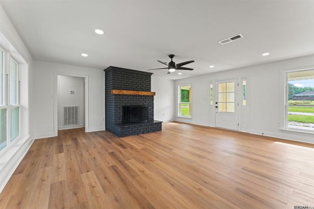 23045 Elberta Ln, Zachary, LA 70791