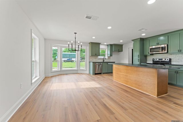 23045 Elberta Ln, Zachary, LA 70791