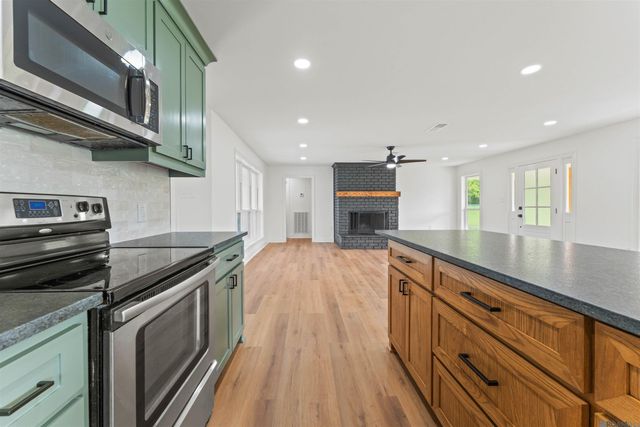 23045 Elberta Ln, Zachary, LA 70791