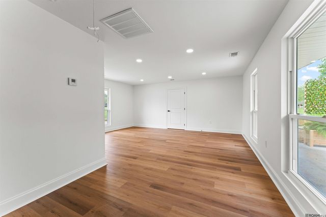 23045 Elberta Ln, Zachary, LA 70791