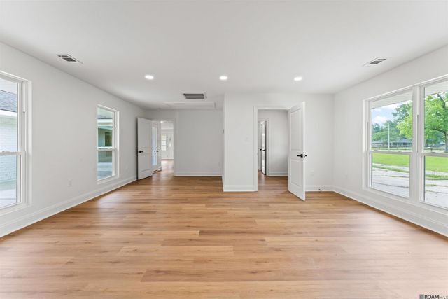 23045 Elberta Ln, Zachary, LA 70791