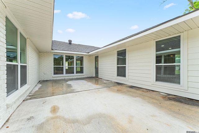 23045 Elberta Ln, Zachary, LA 70791