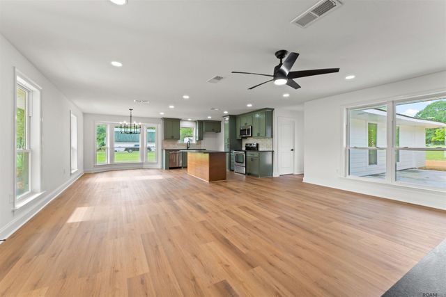 23045 Elberta Ln, Zachary, LA 70791