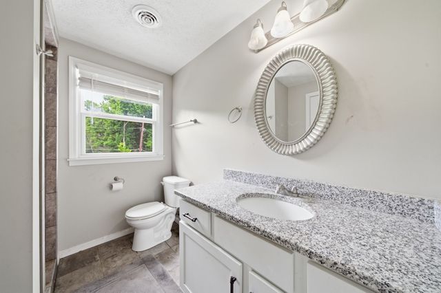 305 Cainridge Dr, Clarksville, TN 37040