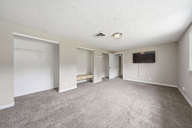 305 Cainridge Dr, Clarksville, TN 37040
