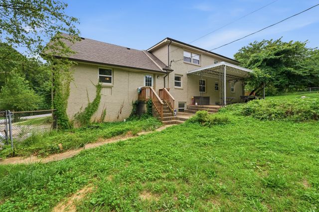 305 Cainridge Dr, Clarksville, TN 37040