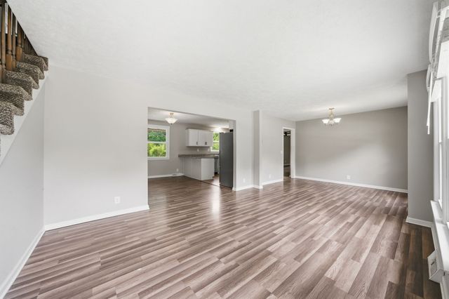305 Cainridge Dr, Clarksville, TN 37040